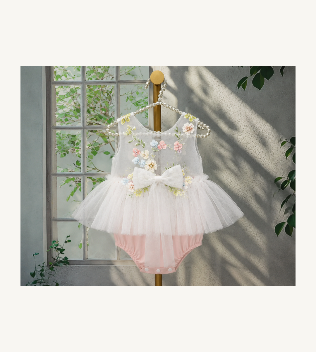 Barboteuse Fleurie Rose Poudré – Cérémonie & Baptême Bébé Fille