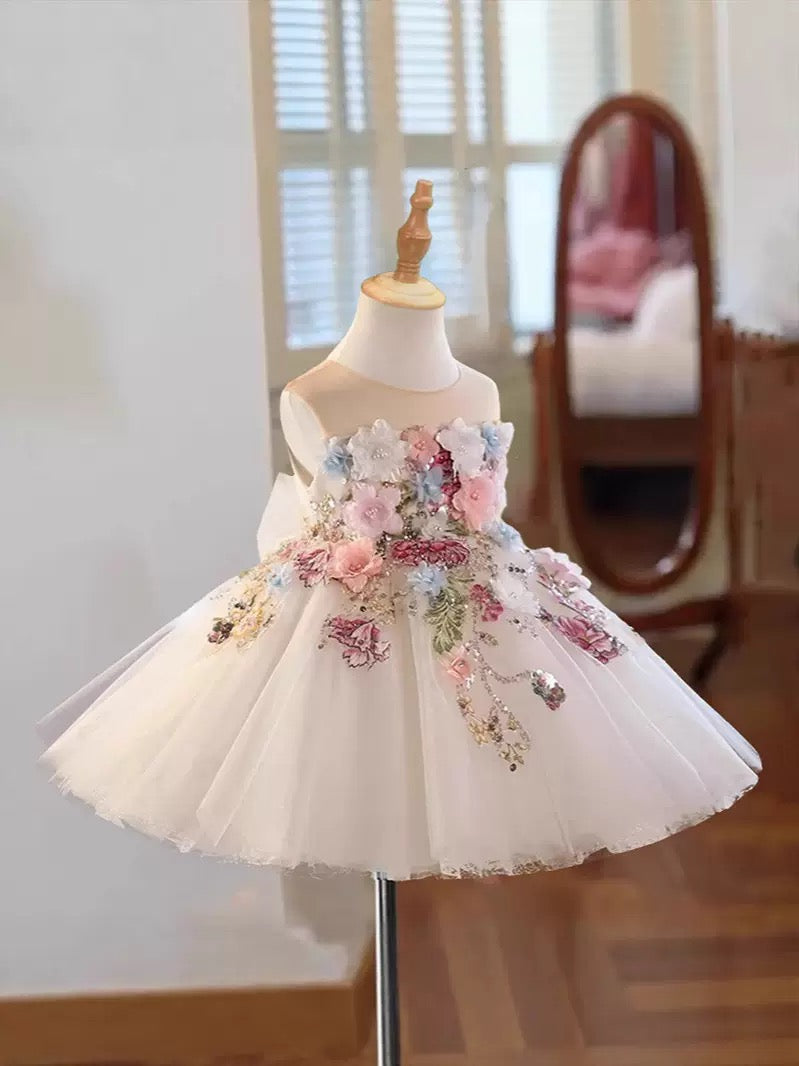 Robe Princesse Fleurie Ivoire Brodée – Cérémonie & Mariage