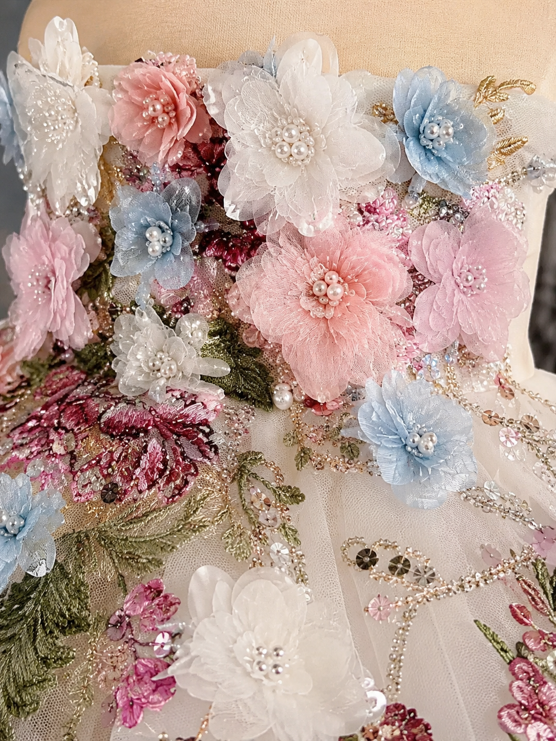 Robe Princesse Fleurie Ivoire Brodée – Cérémonie & Mariage
